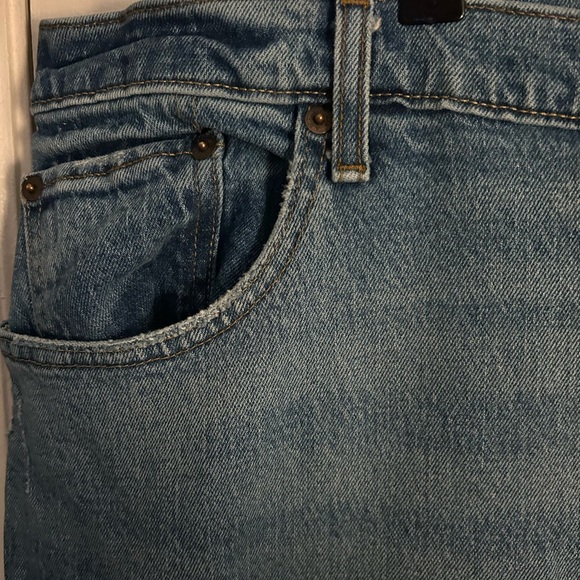 Abercrombie & Fitch The 90’s Straight Ultra High Rise Jean- Medium Wash - Picture 6 of 6